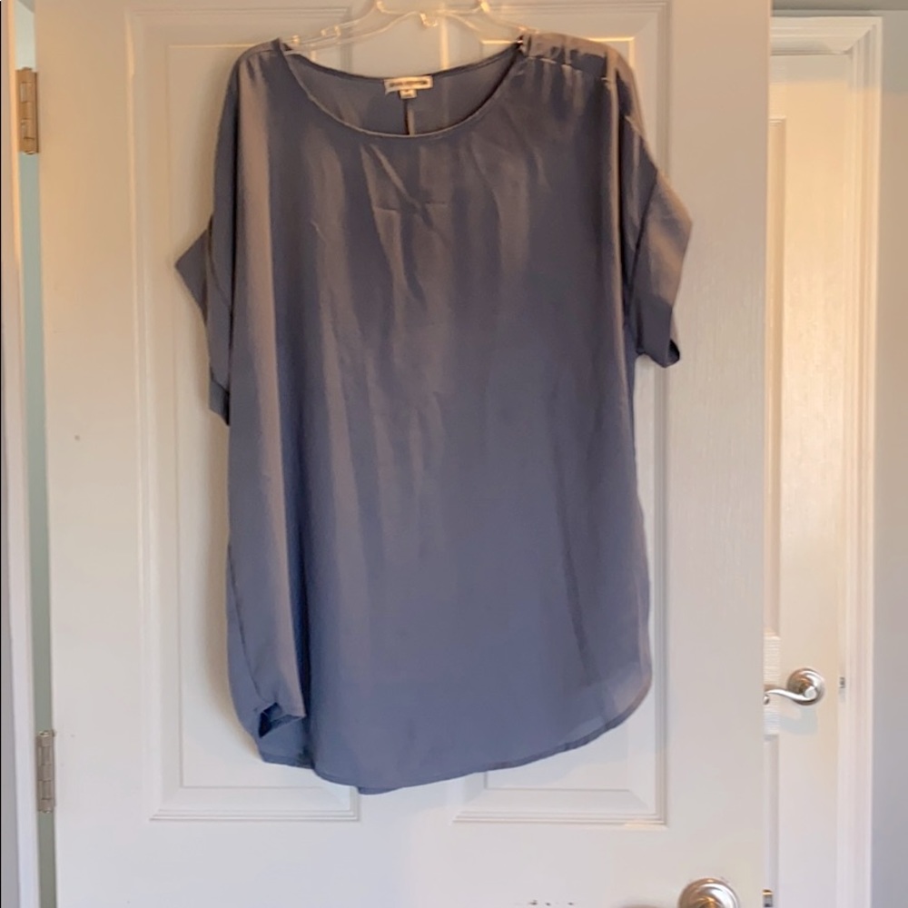 Short sleeved top
